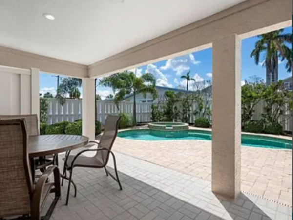 Holmes Beach Retreat with Private Pool on Anna Maria Island